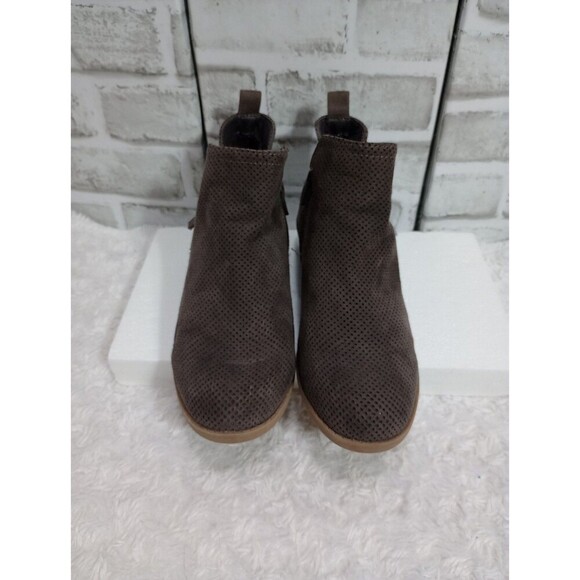 Women's Universal Thread Ankle Boot Bootie Faux Suede Size 6, Pewter - Picture 1 of 9